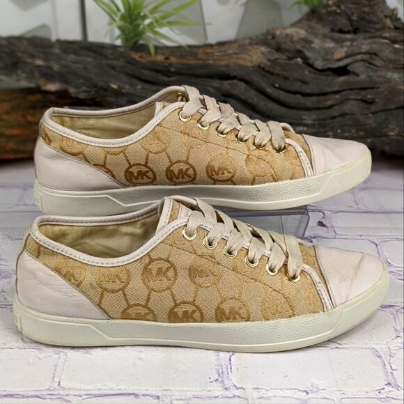 Michael Kors Monogram Jacquard Signature Sneakers - Picture 3 of 12